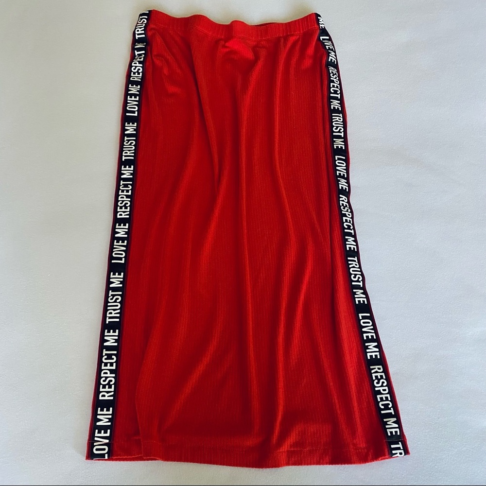bershka “love me trust me respect me” red ribbed bodycon skirt / size large